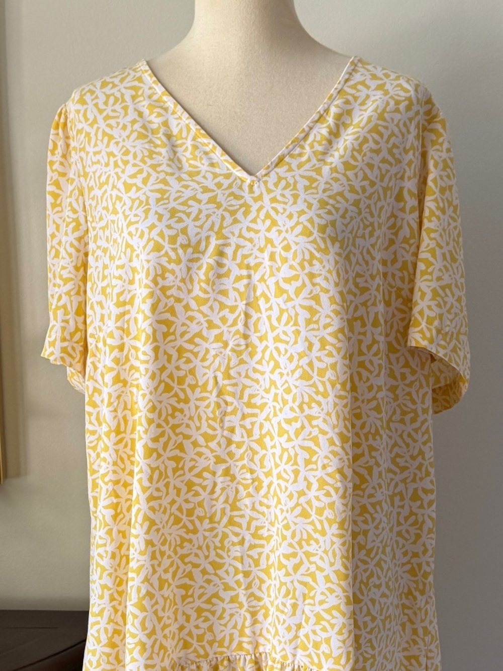 A New Day Yellow Floral Shift Dress Large - Picture 5 of 5